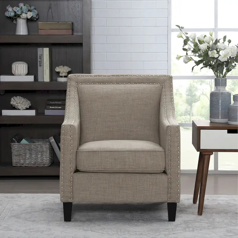 Fauteuil d'appoint Erica avec clous décoratifs chromés